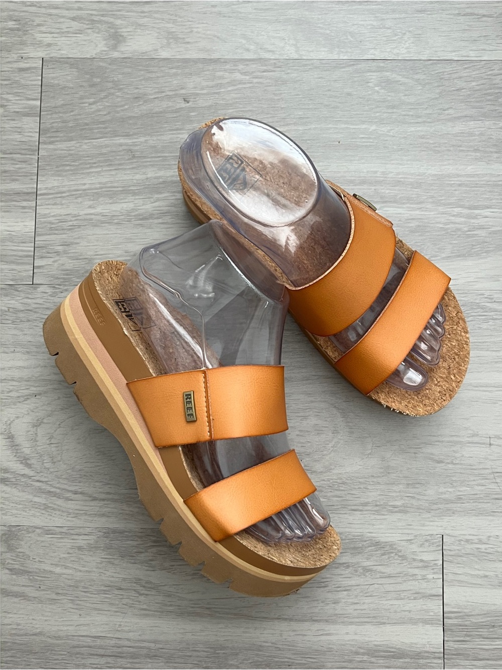 Reef Cushion Vista Hi 2.5 Orange Platform Slide Sandals Size 7
